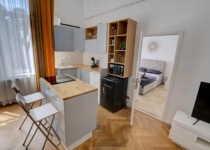 Ultracentral Cozy On Calea Victoriei With Amazing View * Bukareszt