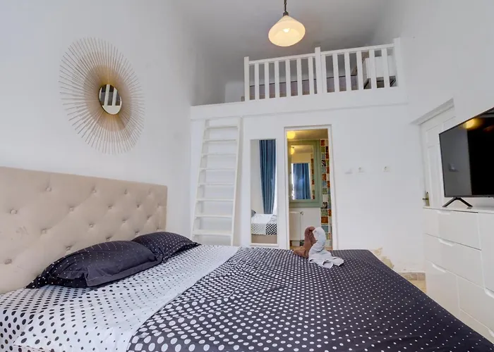 Апартаменти Ultracentral Cozy On Calea Victoriei With Amazing View Бухарест